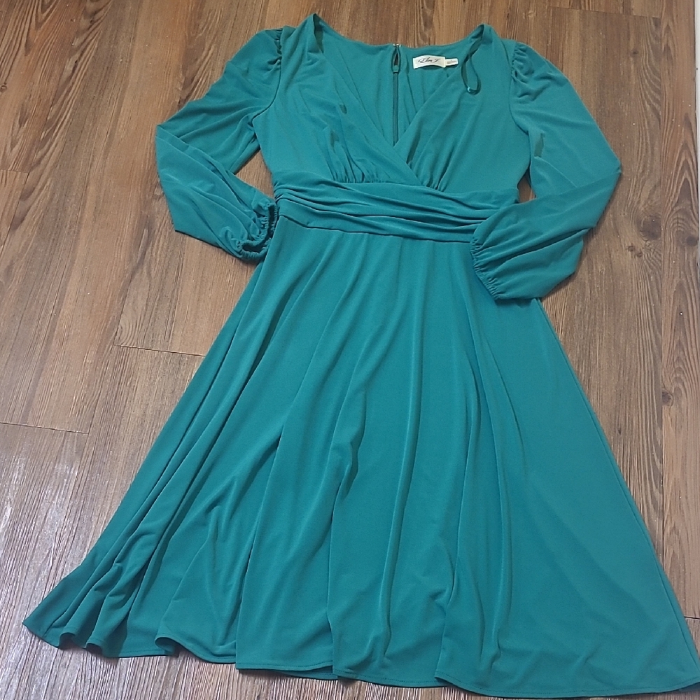 Eliza J‎ Teal Midi Dress for women zise 8 used good condition.